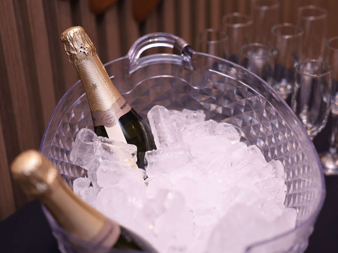 Food & Drinks 13