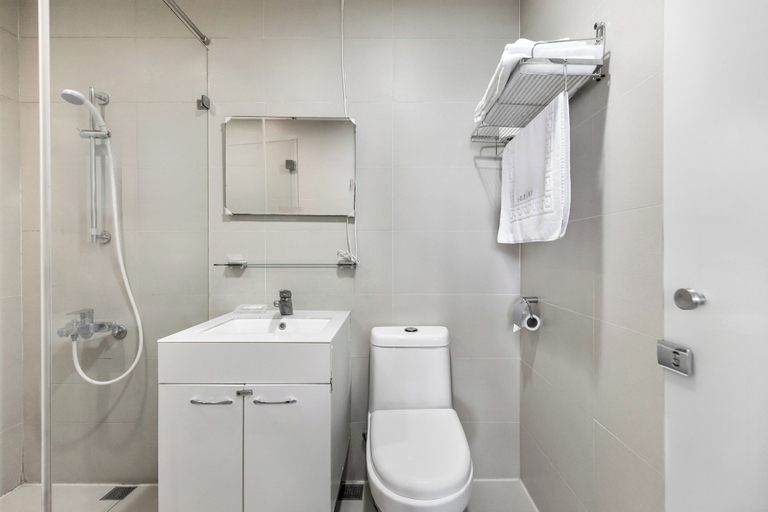 Bathroom 5, Song He Hotel, Nantou