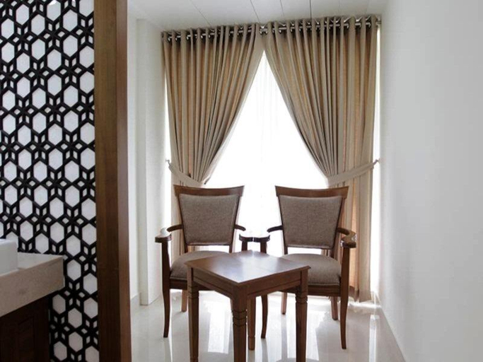 Others 5, Vishnu Inn, Thrissur
