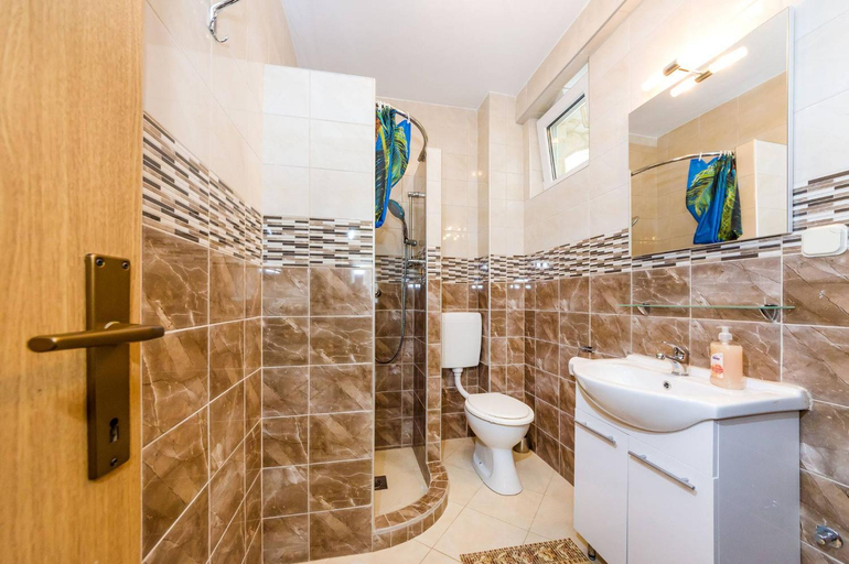 Bathroom 2, Apartmani Tanja Pridraga, Novigrad