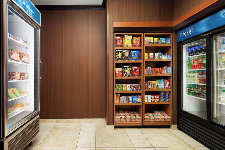 Food & Drinks 5, Fairfield Inn & Suites by Marriott Plainville, Hartford