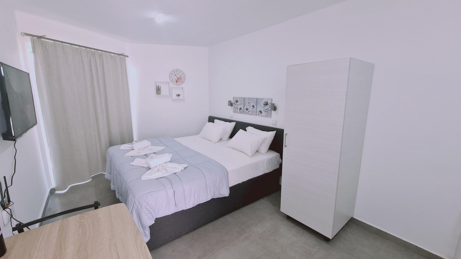 Room 4, 100 AN - Napa Living 18