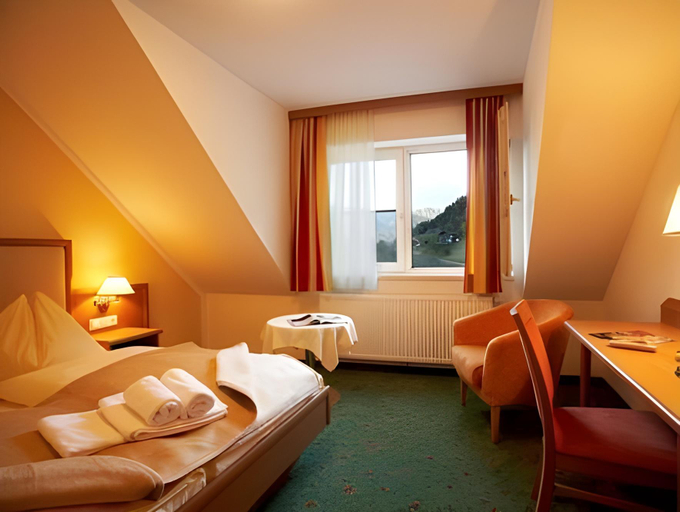Bedroom 12