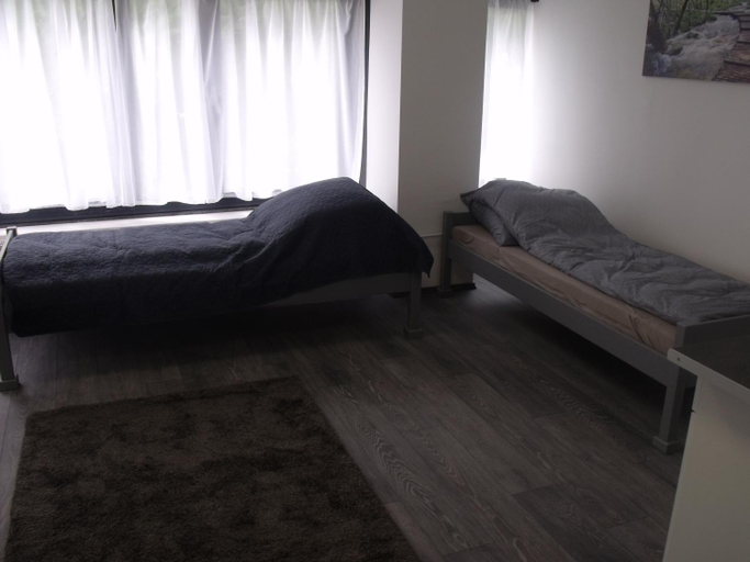 Others 5, Zold Nap Apartman, Miskolci