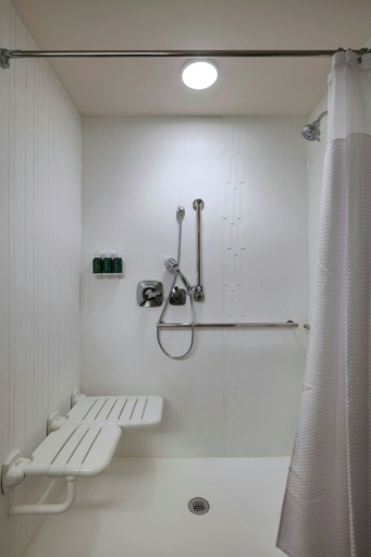 Bathroom 18