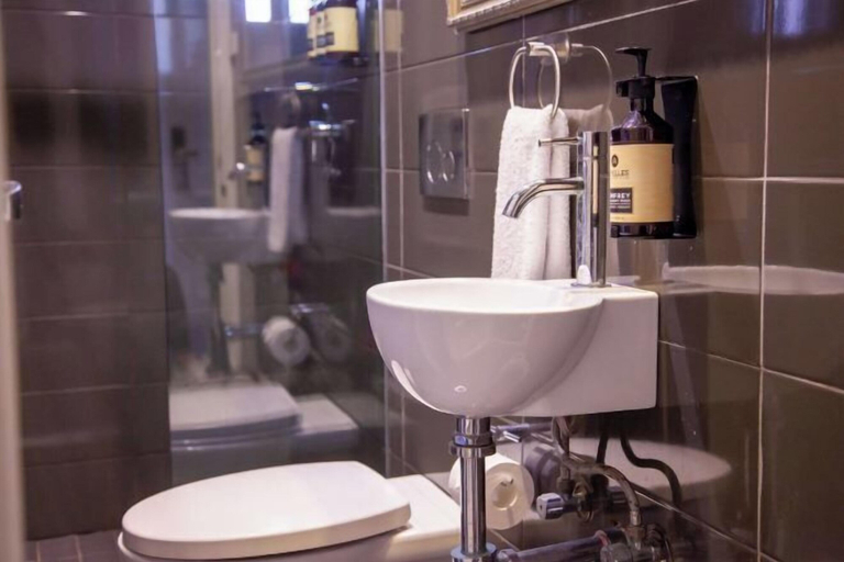 Bathroom 11