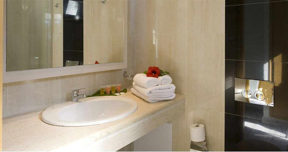 Bathroom, Domes Aulus Elounda, Curio Collection by Hilton, Crete