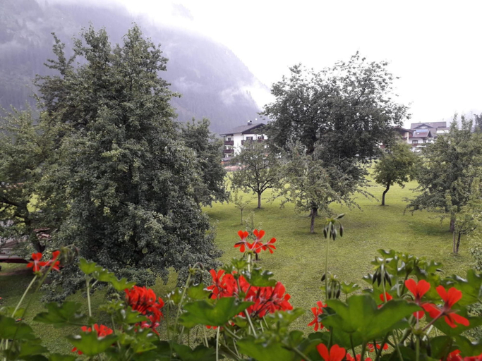 Property grounds, Nieslerhof Comfortable Holiday Residence, Schwaz
