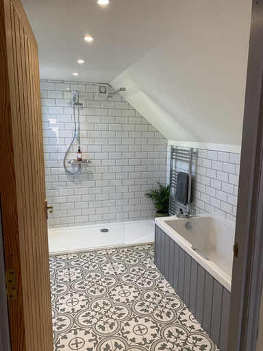 Bathroom 4, Dragon Orchard Retreat, Herefordshire