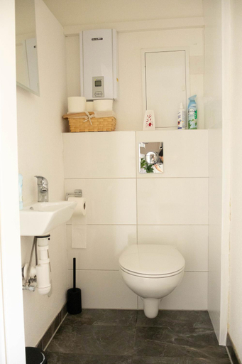 Bathroom 2, Kuzey Apartments, Ortenaukreis