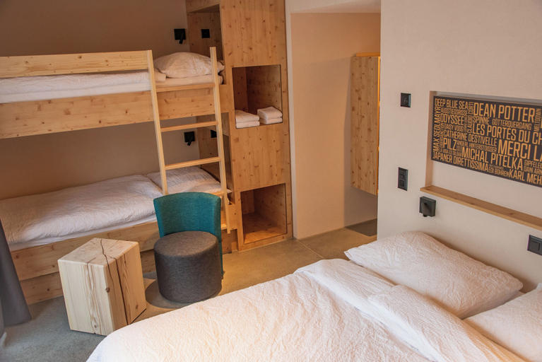 Bedroom 4, Eiger Lodge Chic, Interlaken