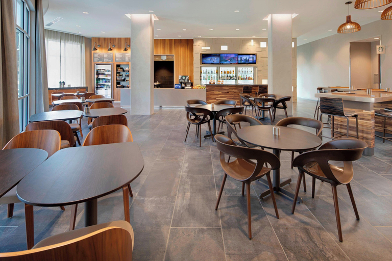 Food & Drinks 5, Courtyard by Marriott Atlanta Vinings/Galleria, Cobb