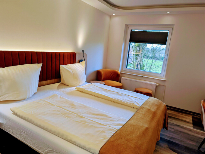 Bedroom 4, Hotel Tausendschön, Aurich