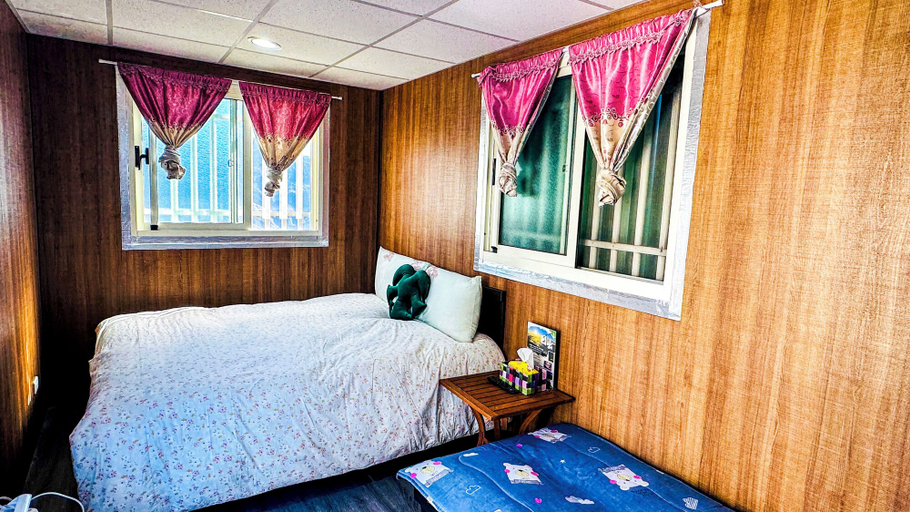 Bedroom 2, 31 Backpack Guest House, Nantou