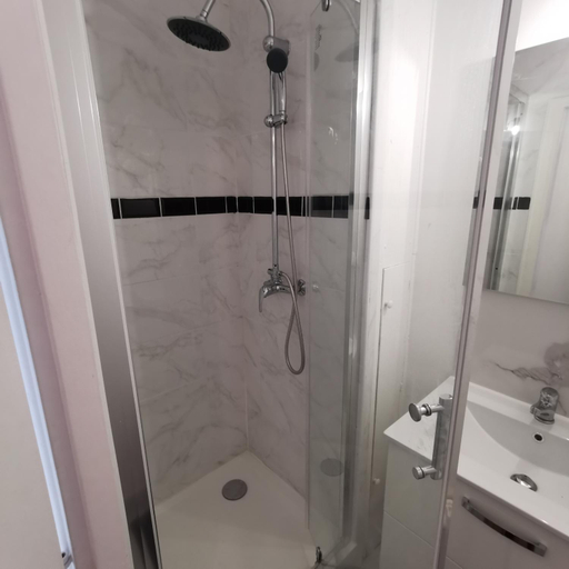 Bathroom 5, Chambre Ananas a saint Marceau, Loiret