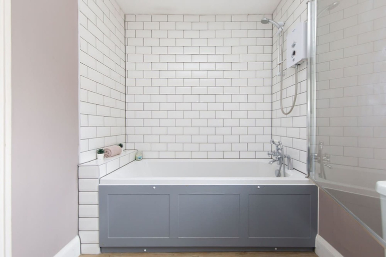 Bathroom 3, 3bd Family Beach Retreat in West Wittering, West Sussex