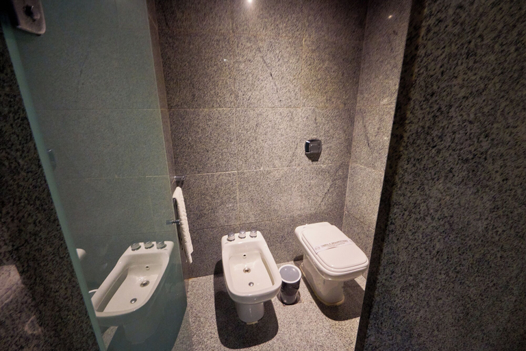 Bathroom 5, South American Copacabana Hotel, Rio de Janeiro