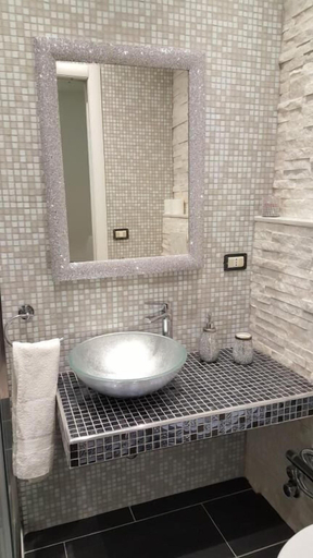 Bathroom 4, B&B Euthalia, Catania