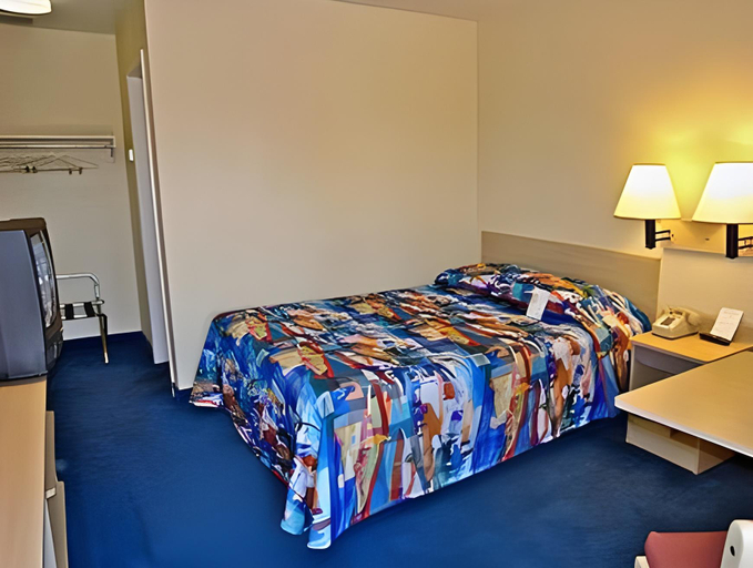 Bedroom 18
