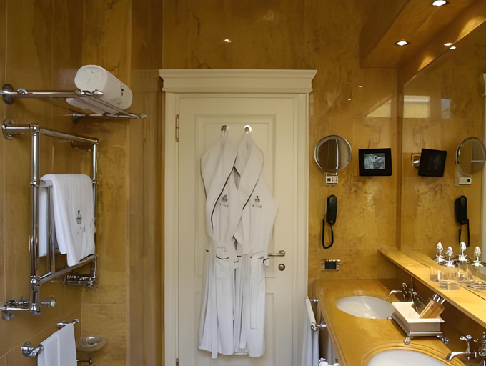 Bathroom 8
