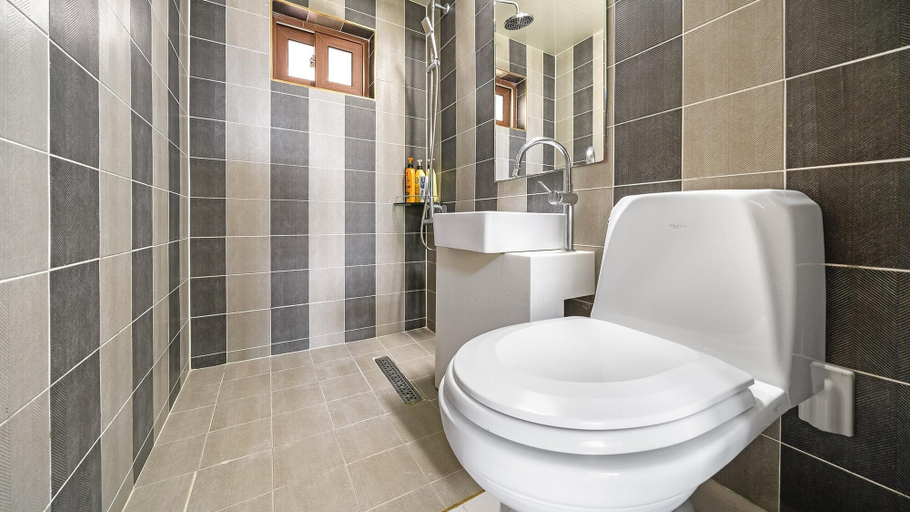 Bathroom 4, Geojedo Pilos Ocean View Pension, Geoje