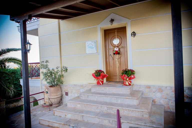 Entrance 5, Villa Pefkohori, Central Macedonia