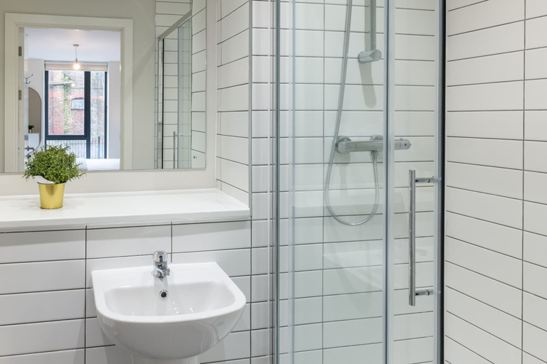 Bathroom 2, Host Stay Richmond Place 102, Sefton