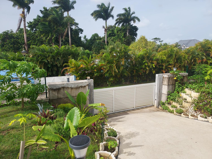 Others 5, LE PETIT PARADIS, Sainte-Rose