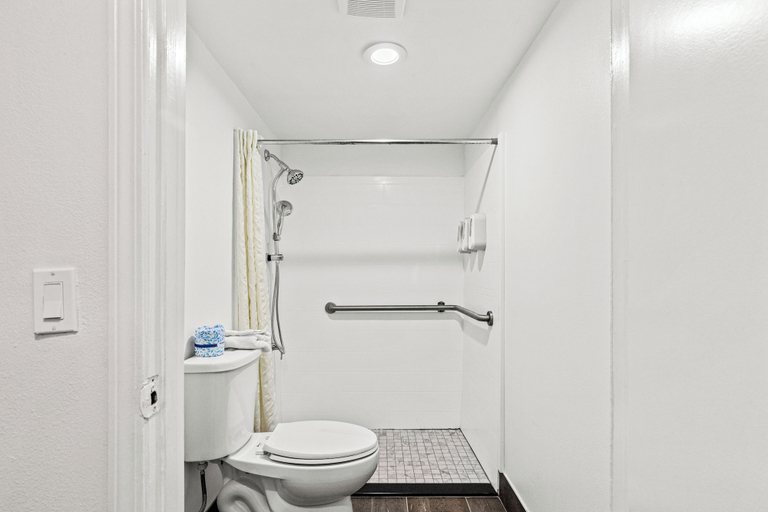 Bathroom 3, The Reef At Seahaven Beach Resorts, Bay