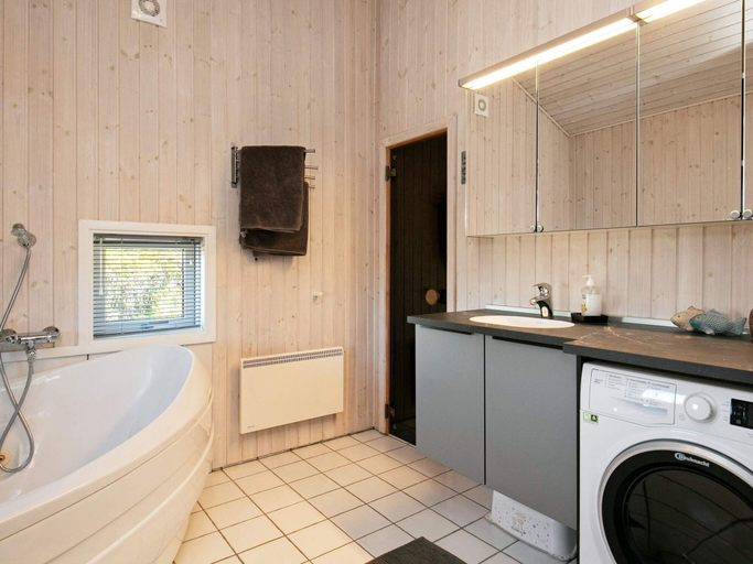 Bathroom 3, 6 Person Holiday Home in Lokken, Hjørring