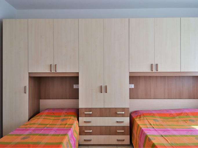 Bedroom 2, Apartment by Lake Como With Scenic Views, Lecco
