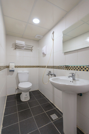 Bathroom 4, ELIM Hotel, Taoyuan