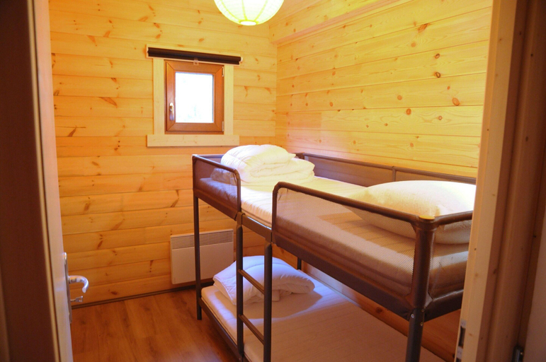 Room 5, Chalet in Oignies With BBQ and Terrace, Namur