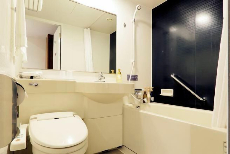 Bathroom 11