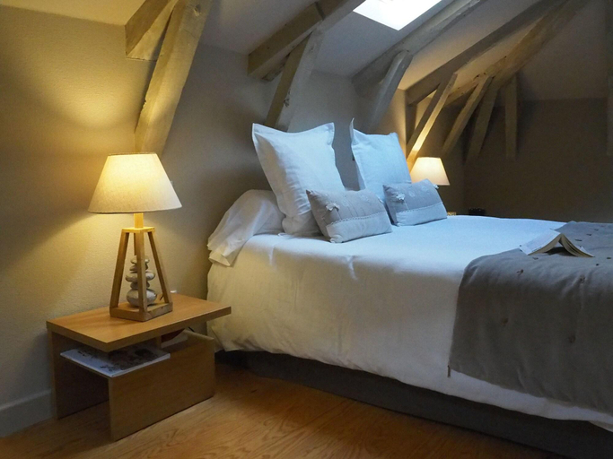 Bedroom 4, Chambres & Table d'hotes de Massigoux, Cantal