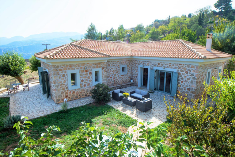 Others 4, Villa Serenis, West Greece