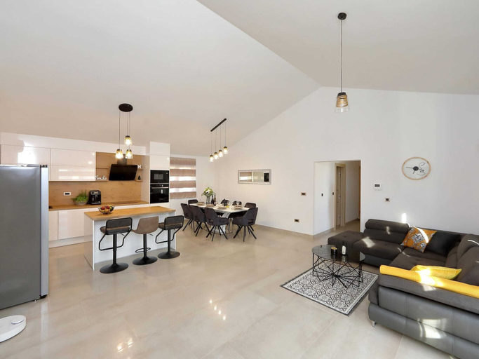 Private kitchen 5, Villa in Starigrad With Heated Pool, Starigrad