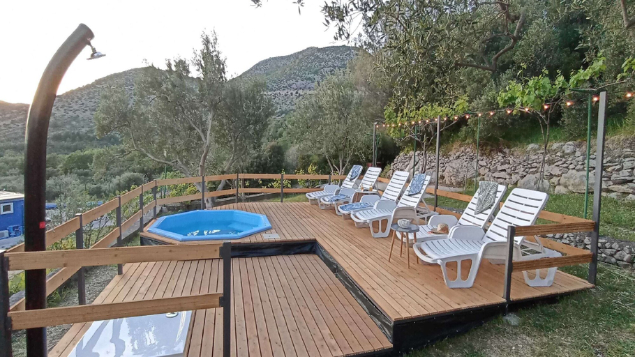 Outdoor spa tub, Apartments Baldo - Two Bedroom Apartment With Sea View, Dubrovačko Primorje