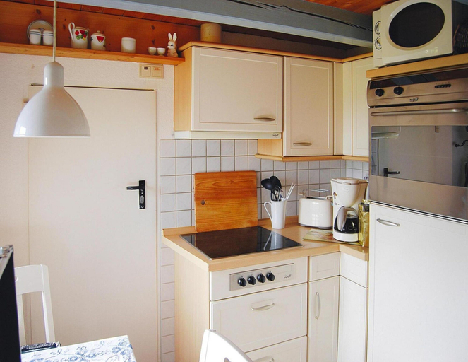 Private kitchen 4, Doppelhaushaelfte Posthus, Behrendorf, Nordfriesland
