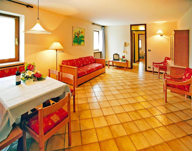 Living room, Residence La Filanda in Costermano With Pool, Verona