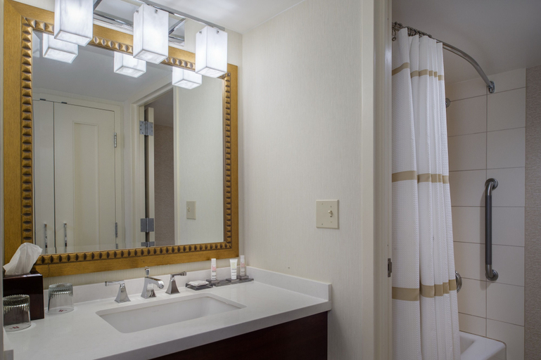 Bathroom 4, Marriott St. Louis West, Saint Louis