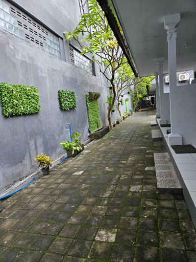 Others 3, Rumah Kayu Putih, Denpasar