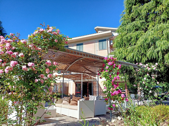 Exterior & Views 2, AgriHotel Villa Ambra, Siena