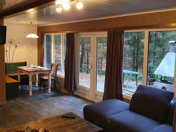 Others 5, Forest Chalet in Lanklaar, Limburg