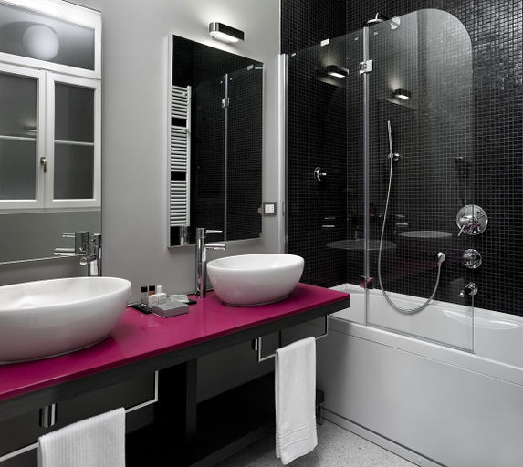 Bathroom 4, Palace Suite, Trieste