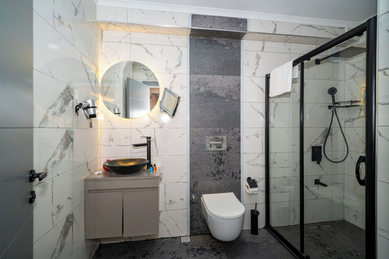 Bathroom 4, Hotel Martin, Beyoğlu