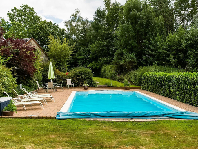 Sport & Beauty 2, House in Sint Jansrade with Pool, Liège