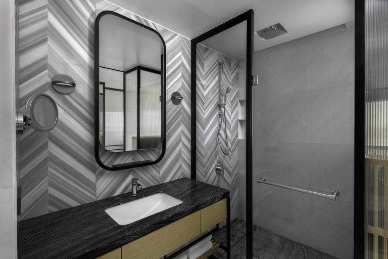 Bathroom 4, Sheraton Manila Hotel at Newport World Resorts, Pasay City