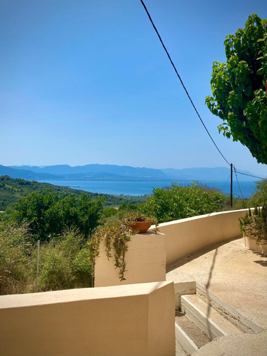 Others 3, Lichada Villa's, Central Greece