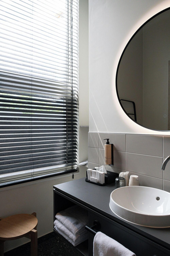 Bathroom 3, Hotel Keyser Breda, Breda